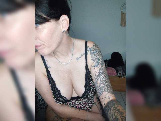 Фотографије joyyy69 squirt fingers chatte-------------------start fuck machine 666 4000 restant 3741