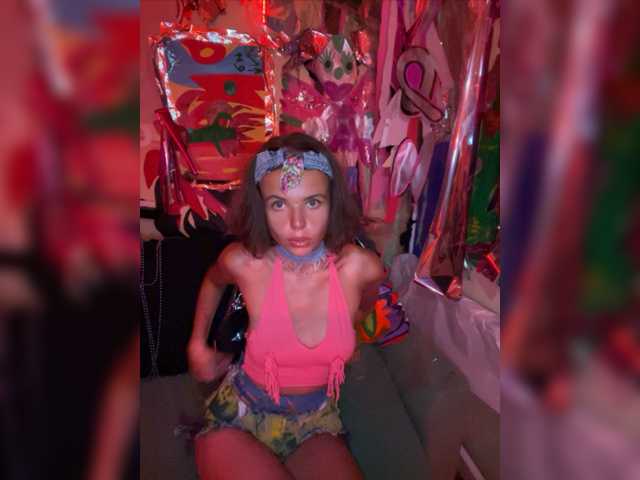 Емитовање снимка екрана Missalienka