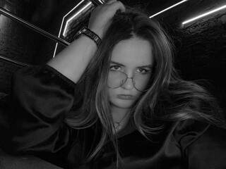 Еротски видео цхат MissIriss1