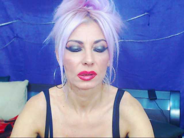 Емитовање снимка екрана HoneyLara