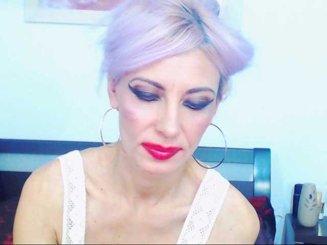 Емитовање снимка екрана HoneyLara