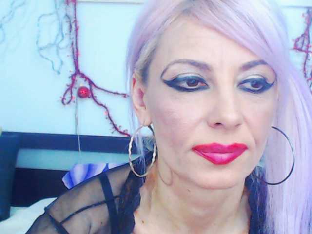 Емитовање снимка екрана HoneyLara