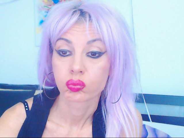 Емитовање снимка екрана HoneyLara