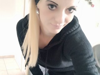 Еротски видео цхат MoaningKitty23