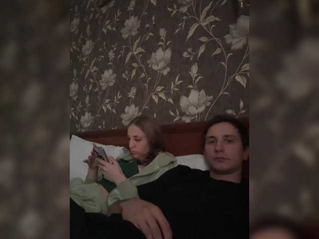 Емитовање снимка екрана Molly-and-Tommy