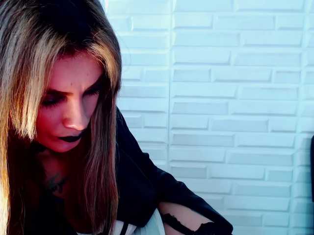 Фотографије MollyReedX Naughty Tiffany wants a good fuck, can someone put something hard inside me really hard? @goal♥lovense on♥pvt open 626