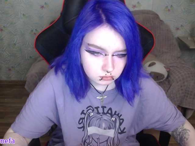 Емитовање снимка екрана MollyViolet