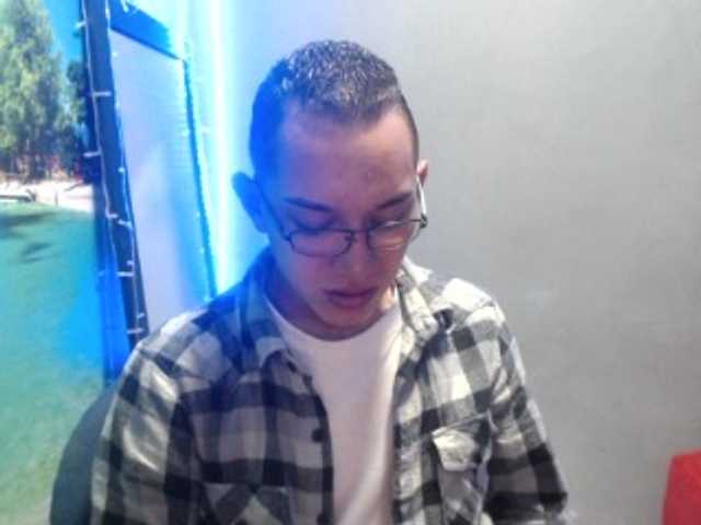 Емитовање снимка екрана MommysPervers