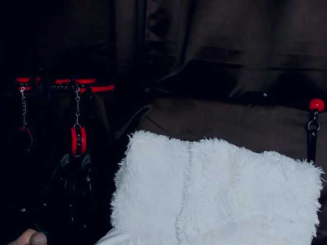 Емитовање снимка екрана MonicaBlaze