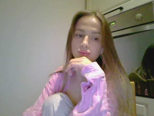 Емитовање снимка екрана monikaXRoses