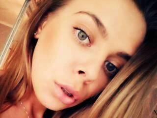 Еротски видео цхат moodygirl