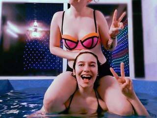 Еротски видео цхат MoonSisters