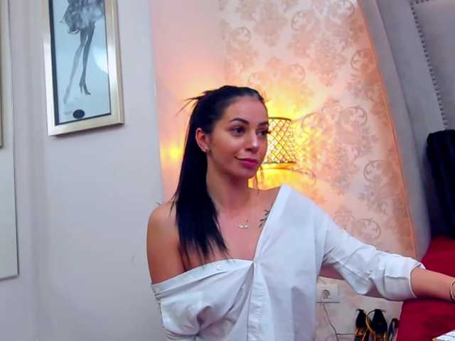 Фотографије NadiaCaprice #My lush can t wait to vibe me pussy and feel it wet and nice! help me a bit and let s cum#