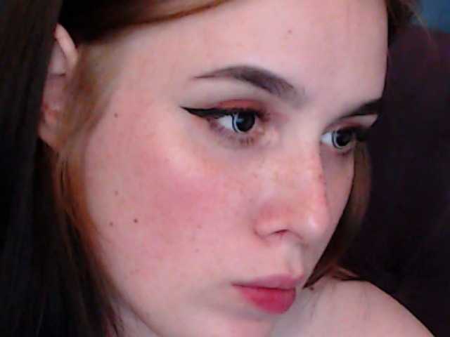 Емитовање снимка екрана NancyMoone