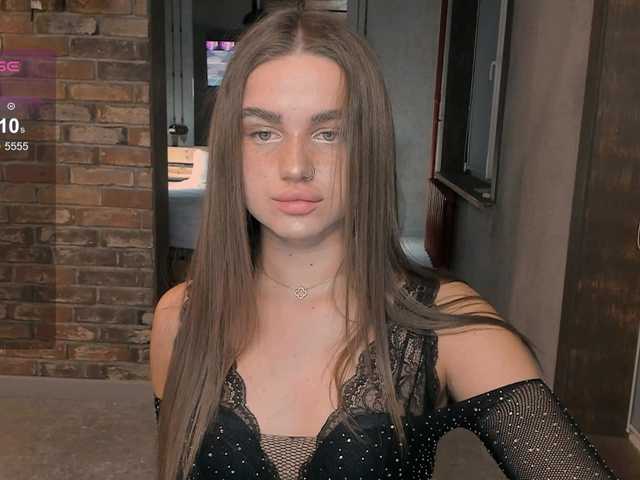 Емитовање снимка екрана Naomimif