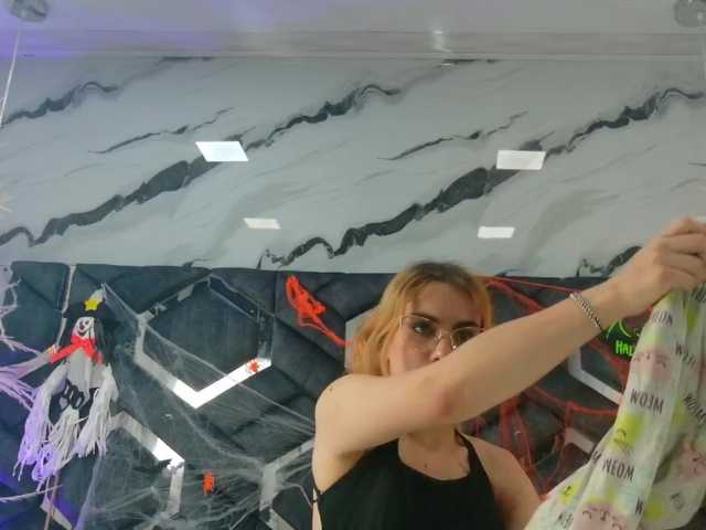 Емитовање снимка екрана Natasha-Adams