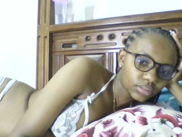 Емитовање снимка екрана Naughtylittlemissy