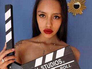 Еротски видео цхат Naugthy-lucy