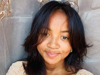 Еротски видео цхат Nickylouama