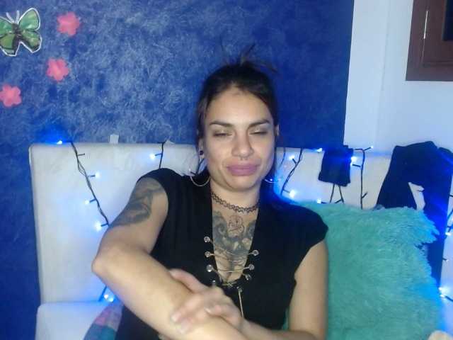 Фотографије nickylove28 squirt #tatto #deephroat #Perforated nipples #weed #pussy #ass