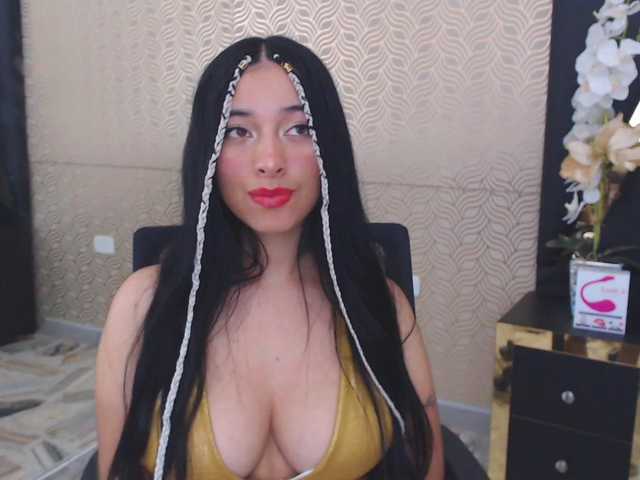 Фотографије NicoleCollema hello guys I'm new I would like to masturbate for you