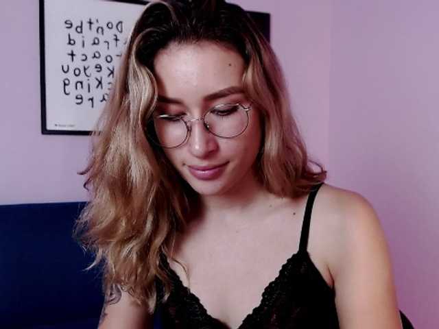 Емитовање снимка екрана NicoleEvans