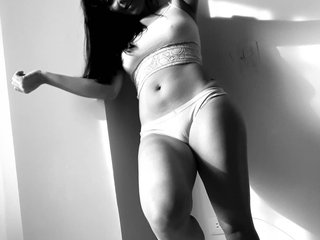 Еротски видео цхат NicoleRomero