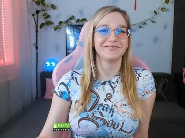 Емитовање снимка екрана NicolMoon