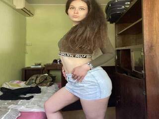 Еротски видео цхат NikkiTittles