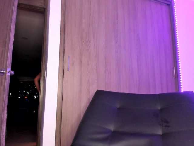 Емитовање снимка екрана nikollmonroy