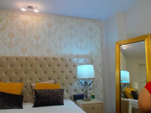 Емитовање снимка екрана NinaCrystal