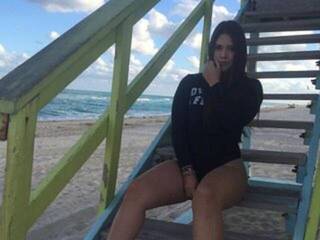 Еротски видео цхат NoaahJenner