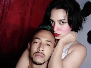 Еротски видео цхат NoraandNoah