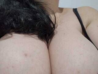 Еротски видео цхат Nykyxo