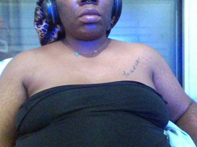 Емитовање снимка екрана NYRIELLE