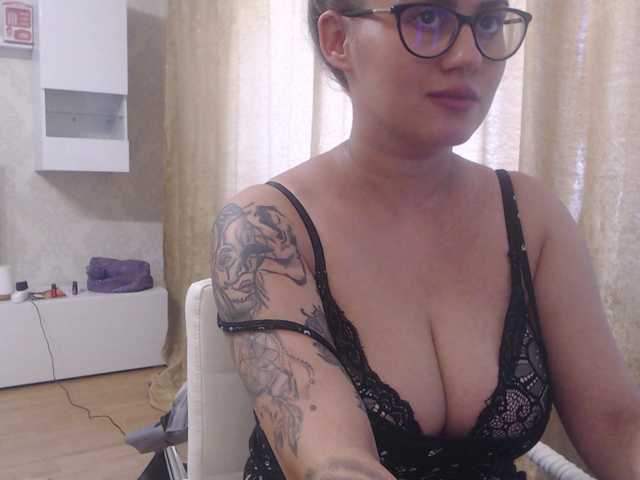 Фотографије O-Queen I DONT DO SPY SHOW OR GROUP!!! ONLY PVT OR FOR TIPS HERE!!!!#bigass #bigtits #teen #blonde #fuckingdeep #sexy #horny #analplaytip and fuck my tight pussy