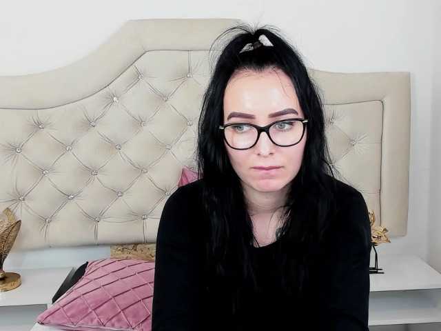 Емитовање снимка екрана OliviaDiamond