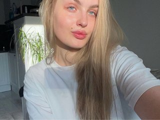 Еротски видео цхат OliviaKisss3
