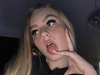 Еротски видео цхат OliviaKisss