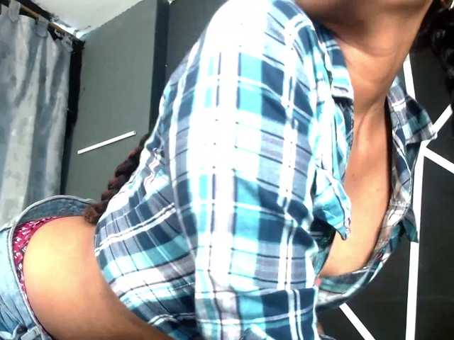 Емитовање снимка екрана PetiteEbonyx