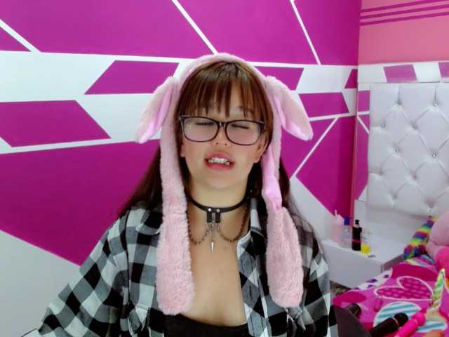 Емитовање снимка екрана pinkqueenn