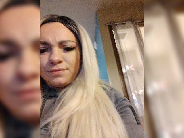 Емитовање снимка екрана Platinum871