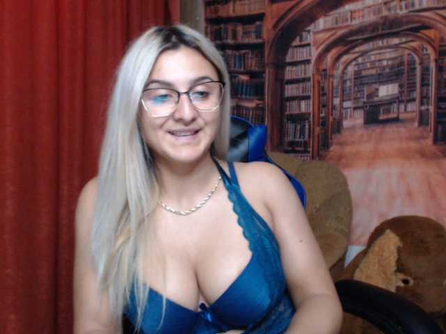 Фотографије PlayfulNicole Lets meet better and lets have some fun :) Lush is on :) Offer me pleasure with your *****s ;) follow me