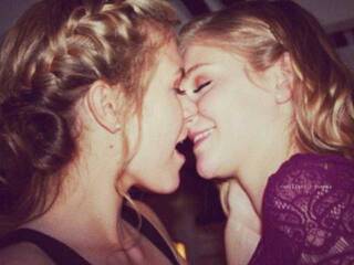 Еротски видео цхат PradaMoni