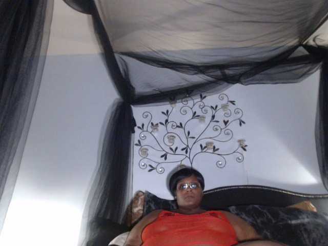 Емитовање снимка екрана PrettyBlacc