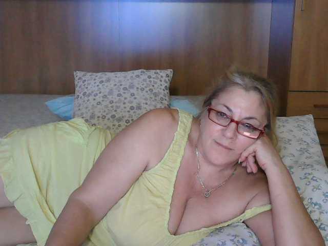 Фотографије Mary_sweet MATURE WOMAN(60 years-)#MILF#BIG TITS NATURAL#HAIRY PUSSY#SMOKER#Guys press on the heart from the right angle if you like me#C2C IN PRV,GROUP OR IN CHAT FOR 199TKS(5MIN)#PM20TKS