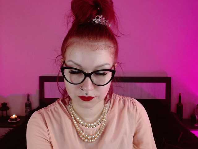 Фотографије Goddess_Amanita You Glamournatrix Findomme will humiliate you gently