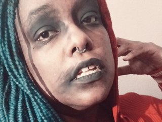 Еротски видео цхат Queenie-Bee