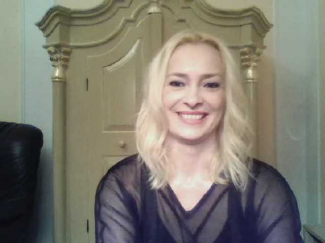 Емитовање снимка екрана QueenofBerlin