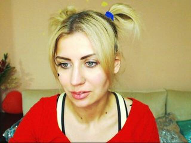 Емитовање снимка екрана QueenOnline